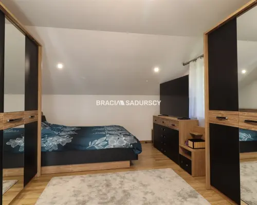 DOM 100M2 SZCZYRZYC 4 POKOJE CENTRUM 5 ARÓW