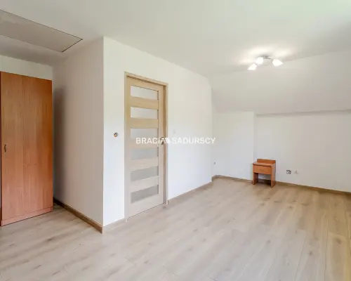 Dom przy lesie, idealny pod biznes i zamieszkanie