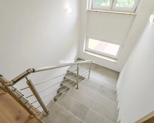Dom przy lesie, idealny pod biznes i zamieszkanie