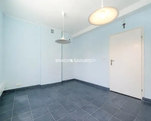 Budynek handlowo-mieszkanly Centrum Skawiny