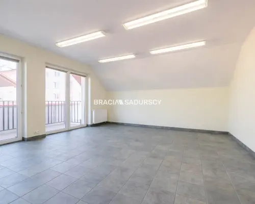Budynek handlowo-mieszkanly Centrum Skawiny