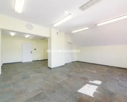 Budynek handlowo-mieszkanly Centrum Skawiny