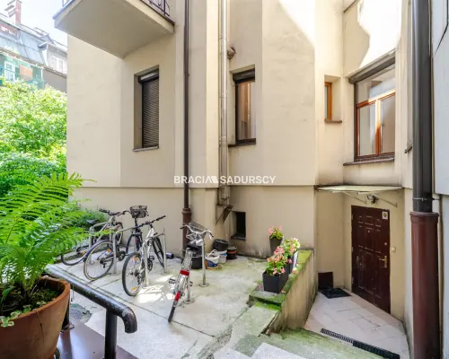 lokal 76m2, Kremerowska przy Karmelickiej