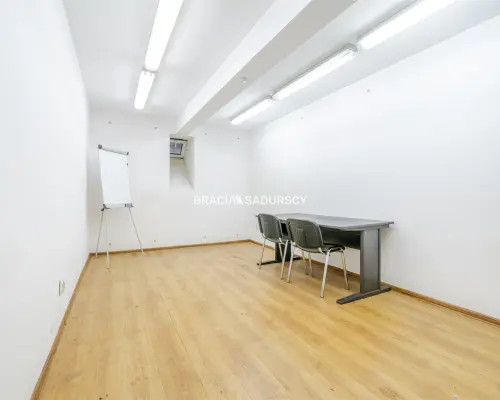lokal 76m2, Kremerowska przy Karmelickiej