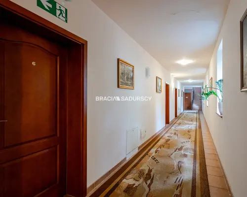 Obiekt usługowo - biurowy - Rząska