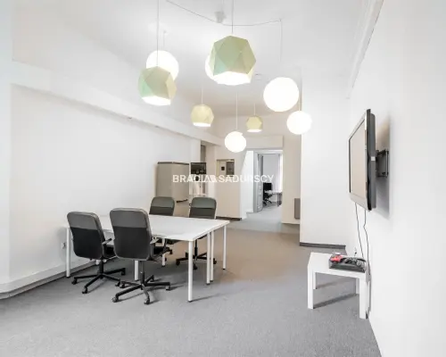 Przestronne biuro 140 m² w centrum Krakowa - ul. Lubicz  Szukasz świetnie skomunikowanego miejsca na siedzibę swojej fir