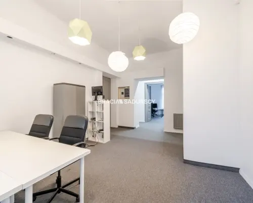 Przestronne biuro 140 m² w centrum Krakowa - ul. Lubicz  Szukasz świetnie skomunikowanego miejsca na siedzibę swojej fir