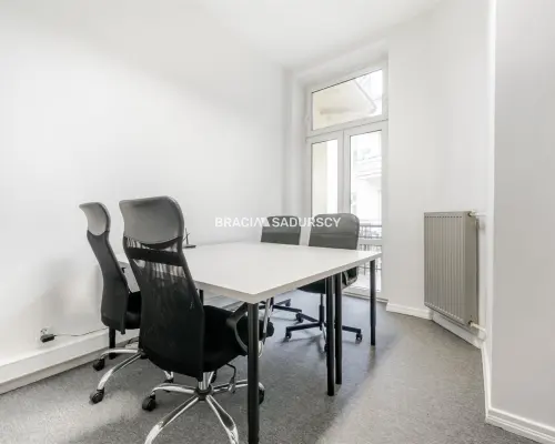 Przestronne biuro 140 m² w centrum Krakowa - ul. Lubicz  Szukasz świetnie skomunikowanego miejsca na siedzibę swojej fir