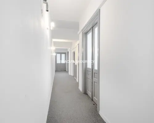 Przestronne biuro 140 m² w centrum Krakowa - ul. Lubicz  Szukasz świetnie skomunikowanego miejsca na siedzibę swojej fir