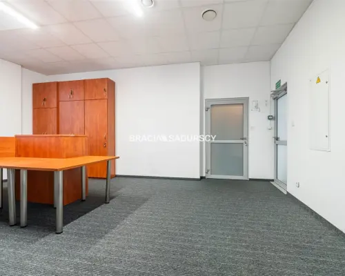 Powierzchnia biurowa z parkingiem - 250m2