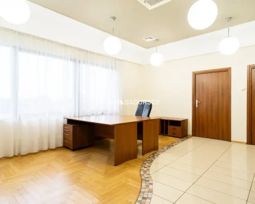 Biuro na wynajem/ 68m2