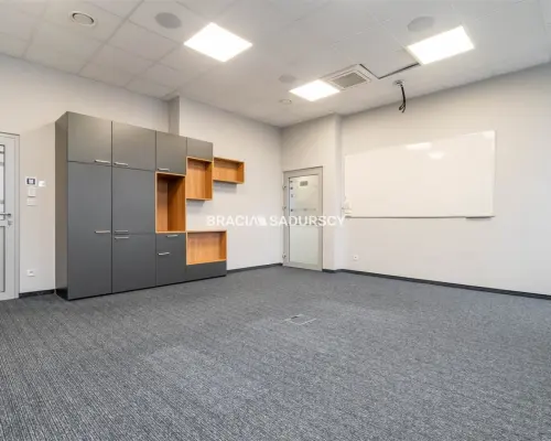 Powierzchnia biurowa z parkingiem  - 400m2