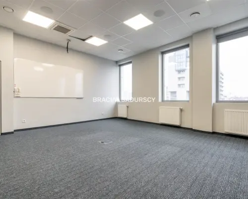 Powierzchnia biurowa z parkingiem  - 400m2