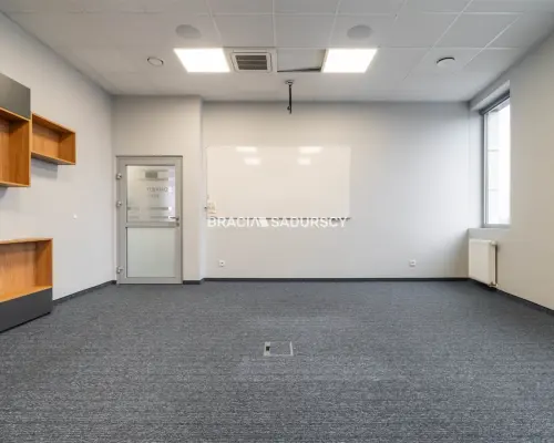Powierzchnia biurowa z parkingiem  - 400m2