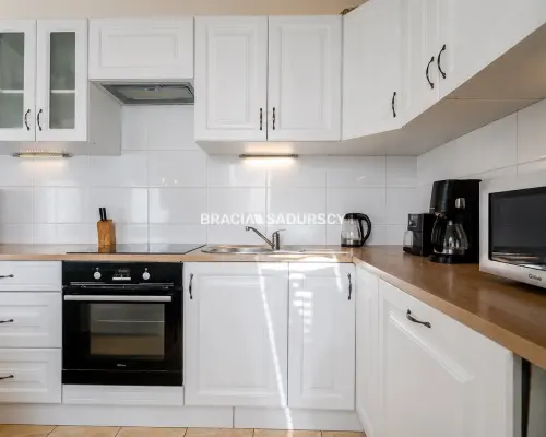 2-pok, 48 m² (ok. 60 m² po podłodze), balkon