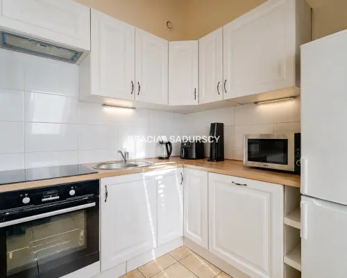 2-pok, 48 m² (ok. 60 m² po podłodze), balkon