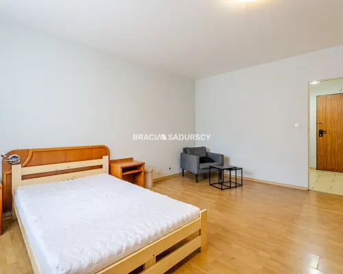 Kraków - Dębniki Ruczaj Zaborze, ul. Lubostroń        Kawalerka 34,75 m² parter teren zamknięty idealna pod inwestycję