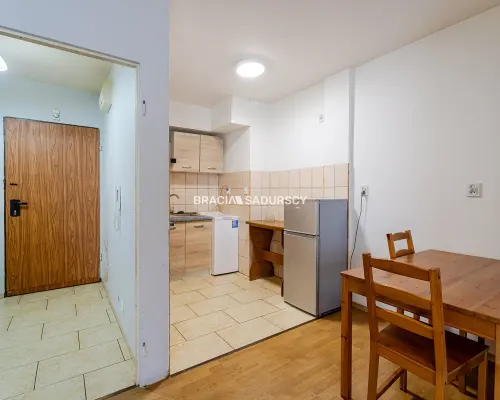 Kraków - Dębniki Ruczaj Zaborze, ul. Lubostroń        Kawalerka 34,75 m² parter teren zamknięty idealna pod inwestycję