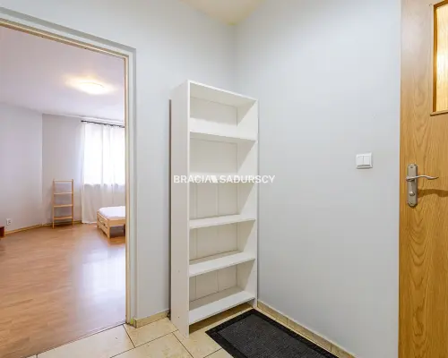 Kraków - Dębniki Ruczaj Zaborze, ul. Lubostroń        Kawalerka 34,75 m² parter teren zamknięty idealna pod inwestycję