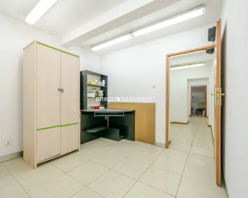 lokal 76m2, Kremerowska przy Karmelickiej
