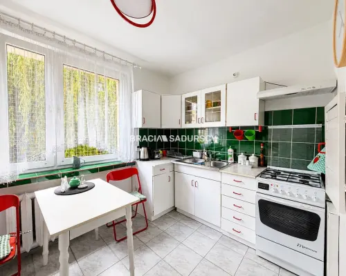 Kawalerka z osobną kuchnią, 37 m², balkon