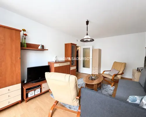 Kawalerka z osobną kuchnią, 37 m², balkon