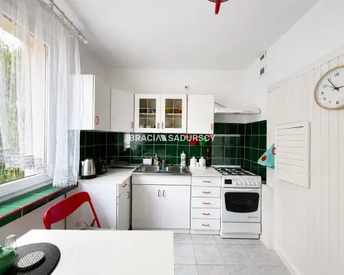 Kawalerka z osobną kuchnią, 37 m², balkon