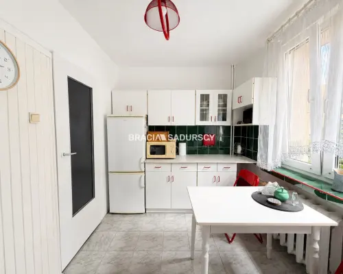 Kawalerka z osobną kuchnią, 37 m², balkon