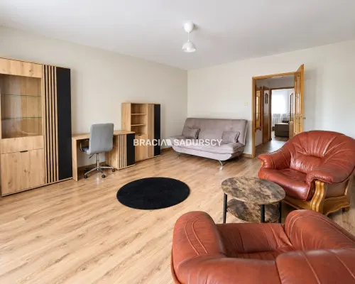 Sprzedam mieszkanie 62m2 z dużą piwnicą (3pok)