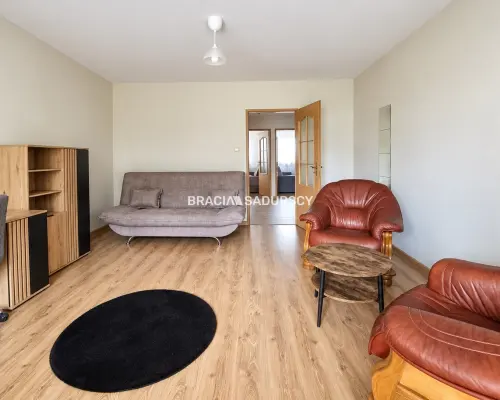 Sprzedam mieszkanie 62m2 z dużą piwnicą (3pok)