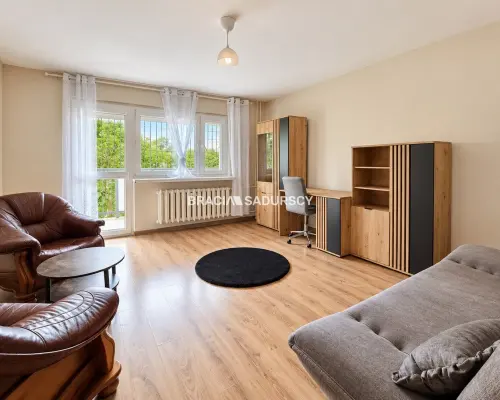 Sprzedam mieszkanie 62m2 z dużą piwnicą (3pok)