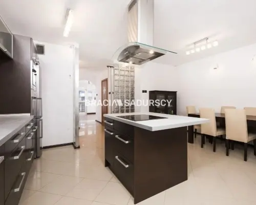 Dwupoziomowy apartament z balkonem os. zamknięte