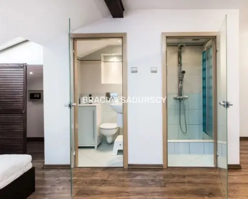 Dwupoziomowy apartament z balkonem os. zamknięte