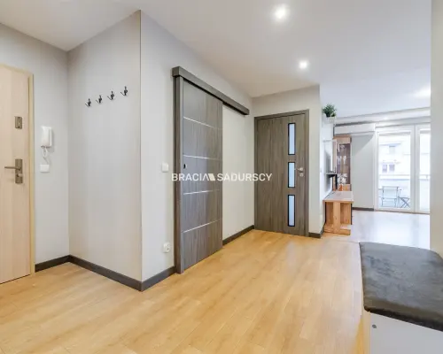 Nowoczesny  3-pokojowy apartament z balkonem.