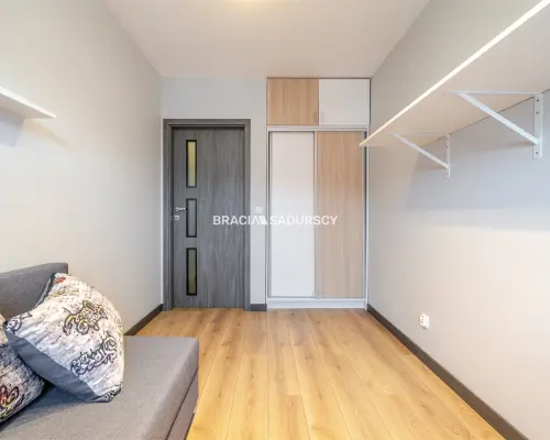 Nowoczesny  3-pokojowy apartament z balkonem.