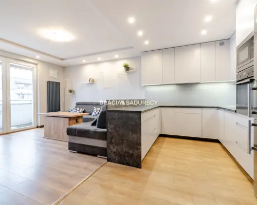 Nowoczesny  3-pokojowy apartament z balkonem.