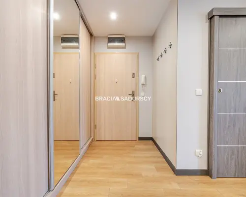 Nowoczesny  3-pokojowy apartament z balkonem.