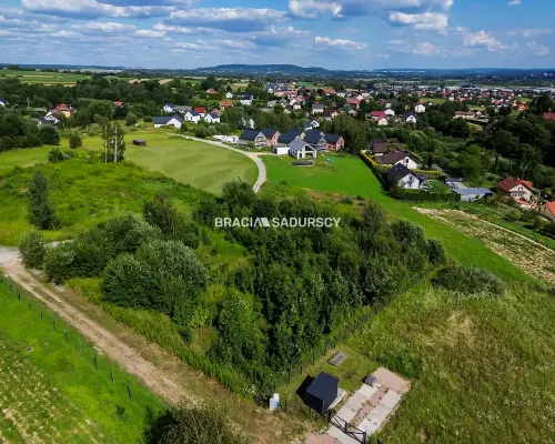 27 AR działki budowlanej w Mnikowie