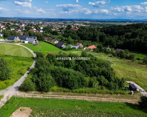 27 AR działki budowlanej w Mnikowie
