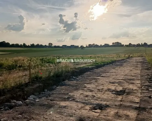 Działka 25 ara, gm. Iwanowice- Sieciechowice