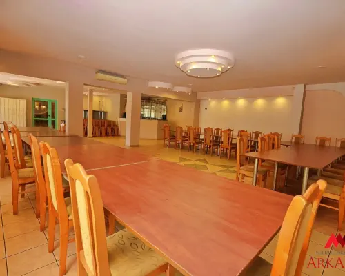 WYJĄTKOWA PRZESTRZEŃ DO WYNAJĘCIA – 212 m² + TEREN