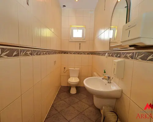 WYJĄTKOWA PRZESTRZEŃ DO WYNAJĘCIA – 212 m² + TEREN