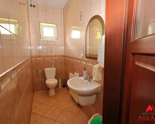 WYJĄTKOWA PRZESTRZEŃ DO WYNAJĘCIA – 212 m² + TEREN
