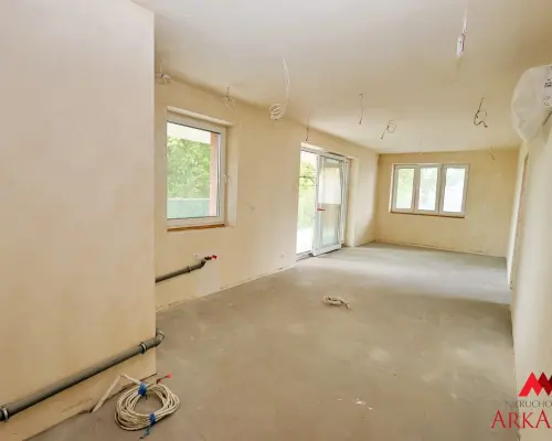 Biuro Nieruchomości Arkadia  ma przyjemność zaprezentować wyjątkowy apartament zlokalizowany w nowoczesnym budynku z rynku pier