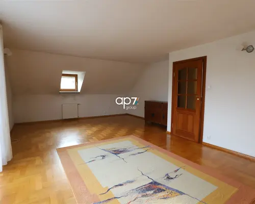 Do sprzedania przestronny dom jednorodzinny, o pow. użytkowej około 171,3m 2  usytuowany na działce 11,56a w okolicy ul. Wanili