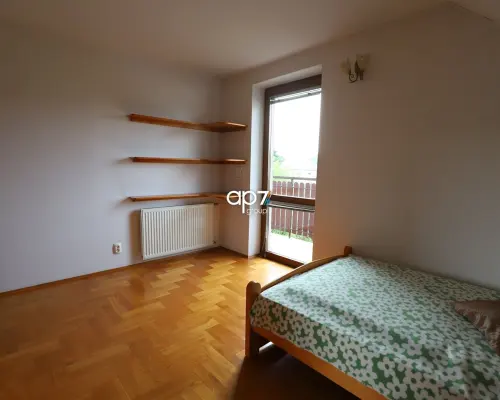 Do sprzedania przestronny dom jednorodzinny, o pow. użytkowej około 171,3m 2  usytuowany na działce 11,56a w okolicy ul. Wanili