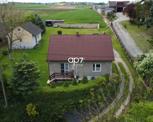 Dom z dużą działką i potencjałem inwestycyjnym - Smoków - Gmina Słomniki   Na sprzedaż nieruchomość położona w atrakcyjnej lo