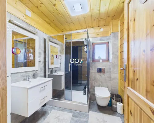 Dom z bali w Polańczyku | 100 m od Jeziora Solińskiego | apartament pod najem  Klimatyczny, całoroczny dom z bali w Polańczyk