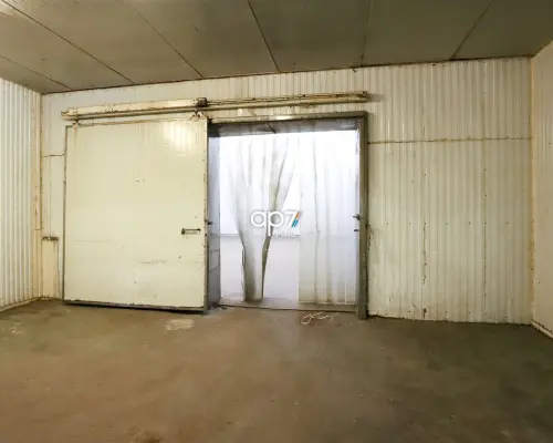 Na wynajem hala magazynowa o powierzchni ok.700 m 2  w kompleksie magazynowym zlokalizowanym na Podgórzu.   Hala skład