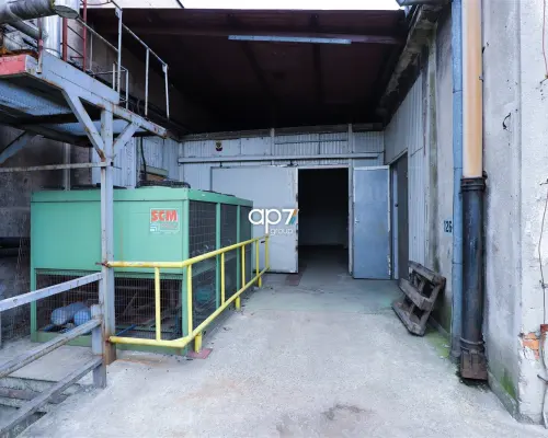 Na wynajem hala magazynowa o powierzchni ok.700 m 2  w kompleksie magazynowym zlokalizowanym na Podgórzu.   Hala skład